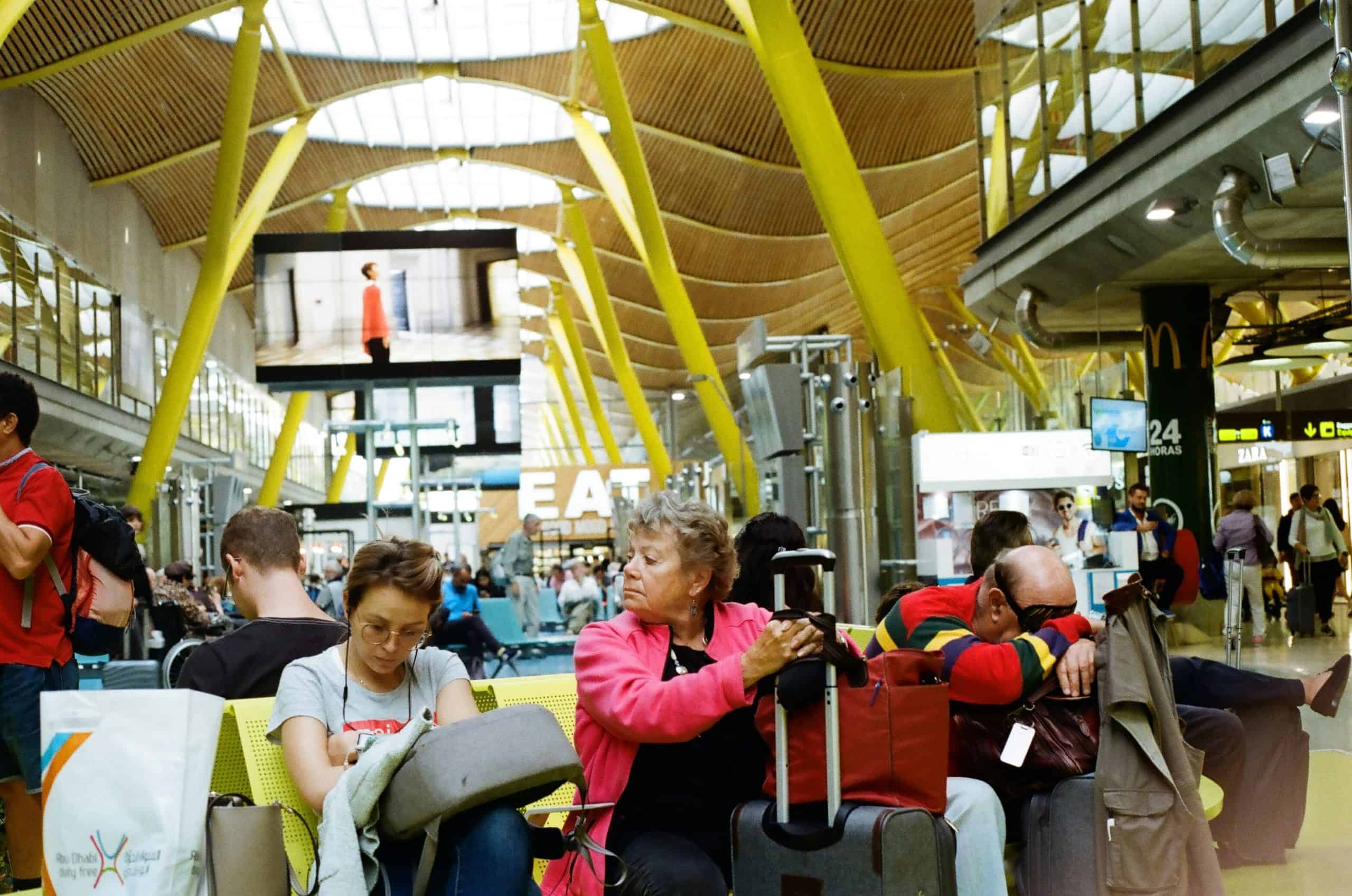 Are Long Layovers Worth It? Here’s How To Decide
