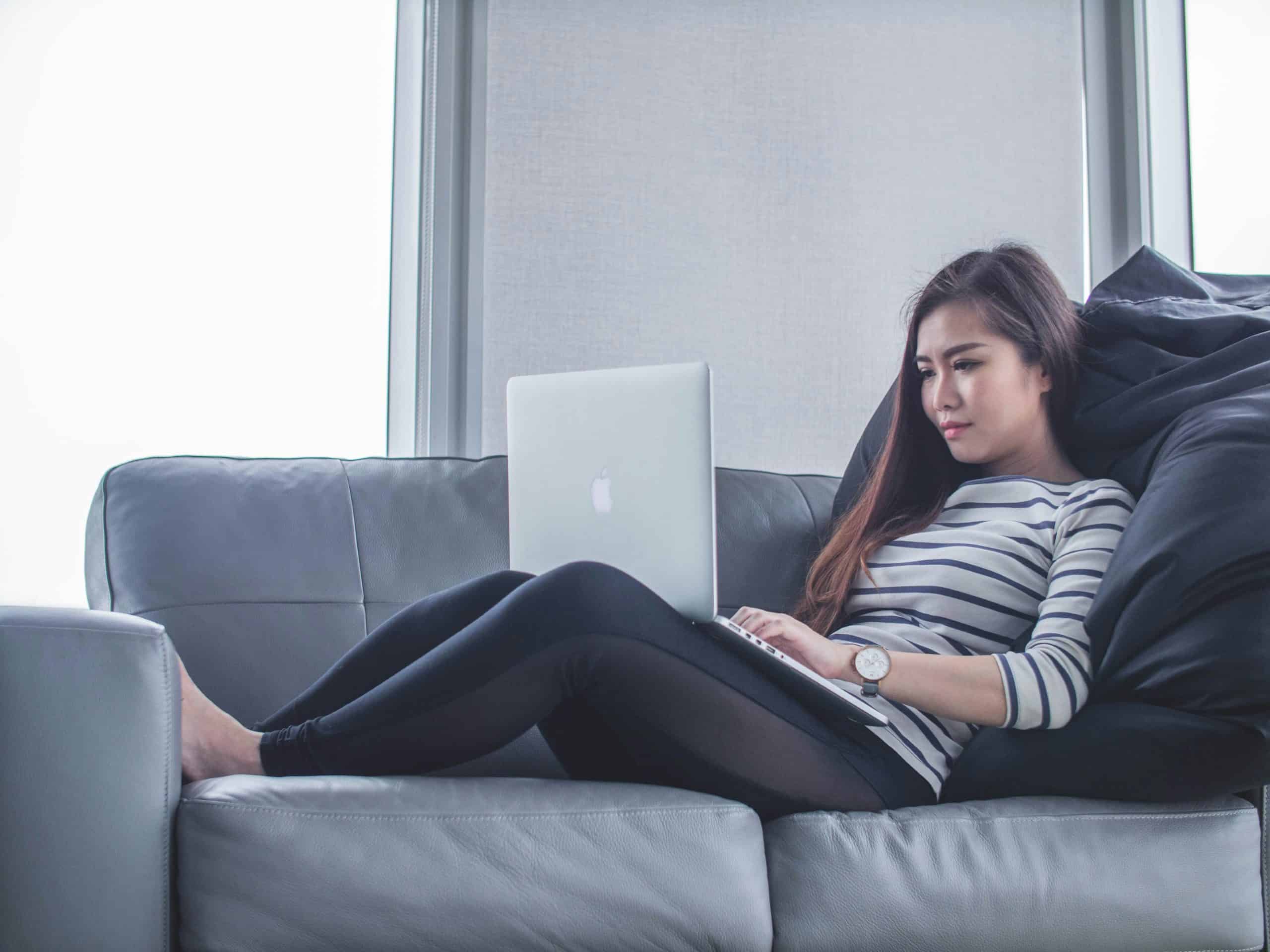 How To Travel While Working Remotely: The Complete Guide